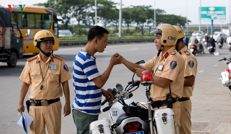 ngay dau tong kiem tra, tp hcm xu phat hon 600 xe vi pham giao thong hinh 1