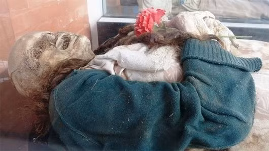 ky la khu mo lam cac xac chet tu nhien hoa da hinh anh 1