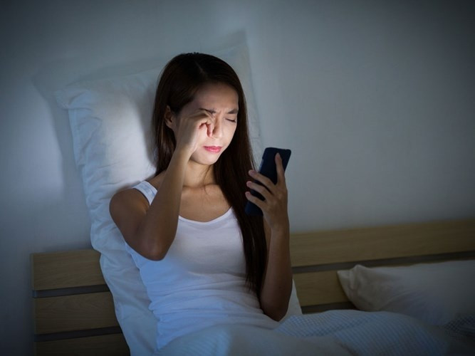 Những người sống lâu thường không làm 5 điều này trước khi đi ngủ