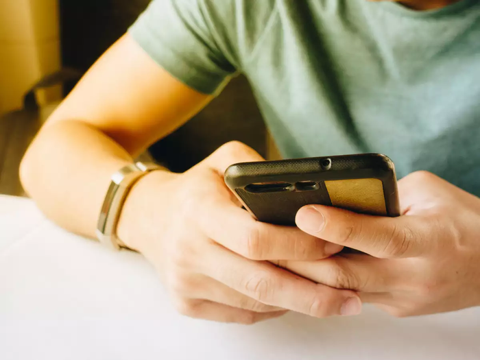 Nhận hậu quả không ngờ chỉ vì hiếu kỳ kiểm tra điện thoại của người yêu ảnh 3 Hiếu kỳ kiểm tra điện thoại của người yêu cứ tưởng không sao nhưng lại đem đến cho bạn những hậu quả không ngờ