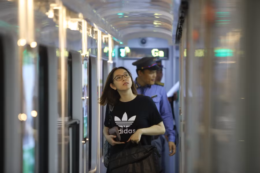 Hành khách đi tàu Bắc - Nam