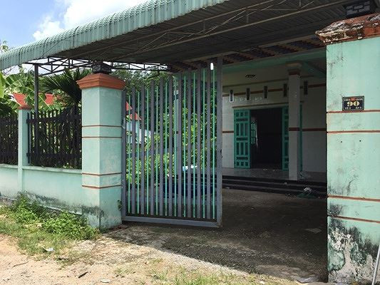 Vụ xác người trong bê tông: Bàn giao thi thể cho người nhà ảnh 2 Vụ thi thể trong bê tông: Bàn giao thi thể cho người nhà đưa về an tang - ảnh 2