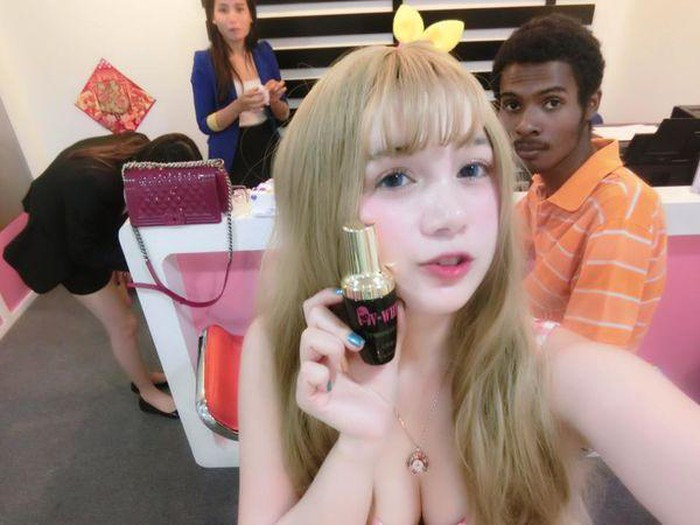 Bất ngờ những đứa con cực dễ thương của cặp đôi "chồng cú vợ tiên" nổi tiếng châu Á ảnh 4 Bất ngờ những đứa con cực dễ thương của cặp đôi "chồng cú vợ tiên" nổi tiếng châu Á ảnh 4
