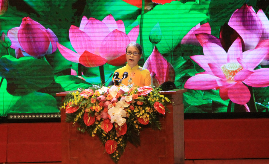 Bà Hoàng Thị Nữ phát biểu tại Lễ kỷ niệm. Ảnh: Bình Thanh.
