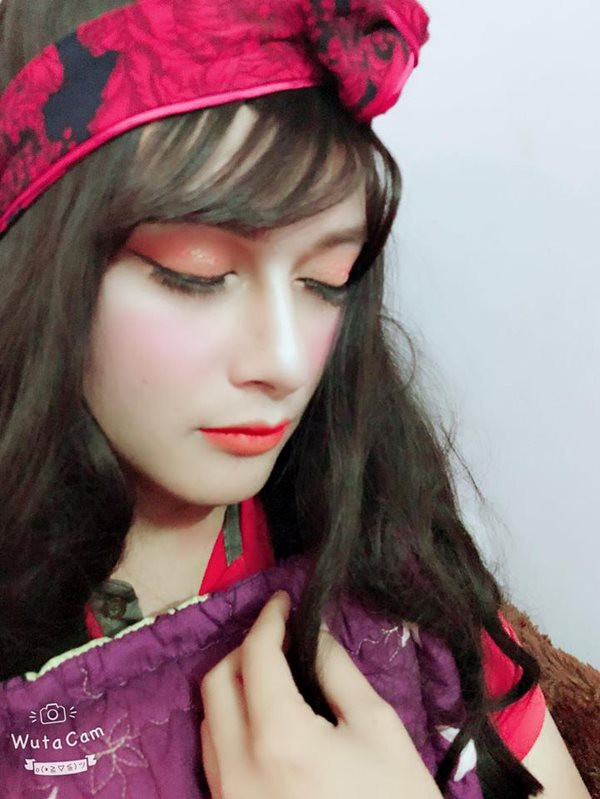 Anh chàng giả gái nhận được "bão like" tiết lộ lý do bất ngờ ảnh 2