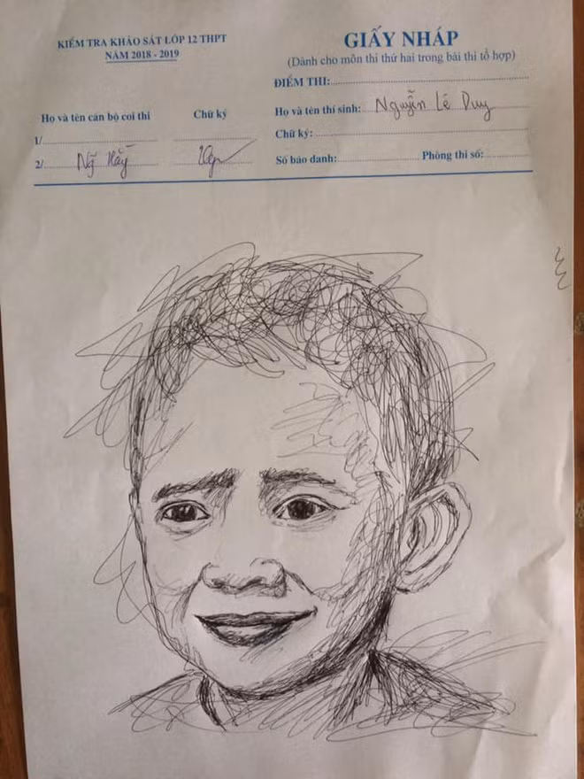 “Cười chảy nước mắt” siêu phẩm hội hoạ trên giấy nháp của sĩ tử ảnh 6