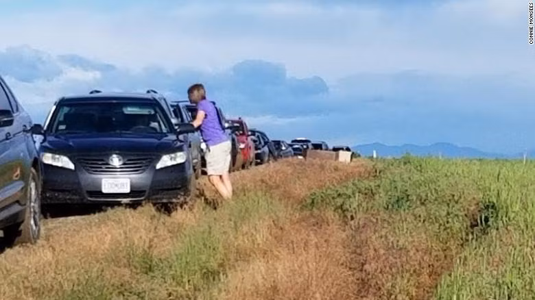 Đi theo Google Maps, gần trăm ô tô 