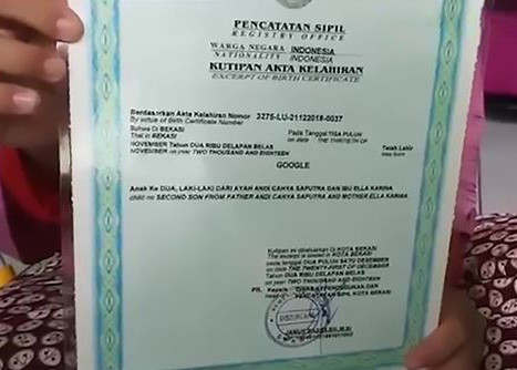 Tên khai sinh của cậu bé 8 tháng tuổi chỉ có một chữ duy nhất "Google". Ảnh: AsiaWire. Tên khai sinh của cậu bé 8 tháng tuổi chỉ có một chữ duy nhất Google.