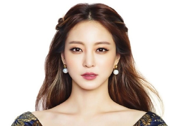 Tướng mặt của người phụ nữ khổ trước sướng sau, hậu vận viên mãn sung túc - Ảnh 3 Tướng mặt của người phụ nữ khổ trước sướng sau, hậu vận viên mãn sung túc - Ảnh 3