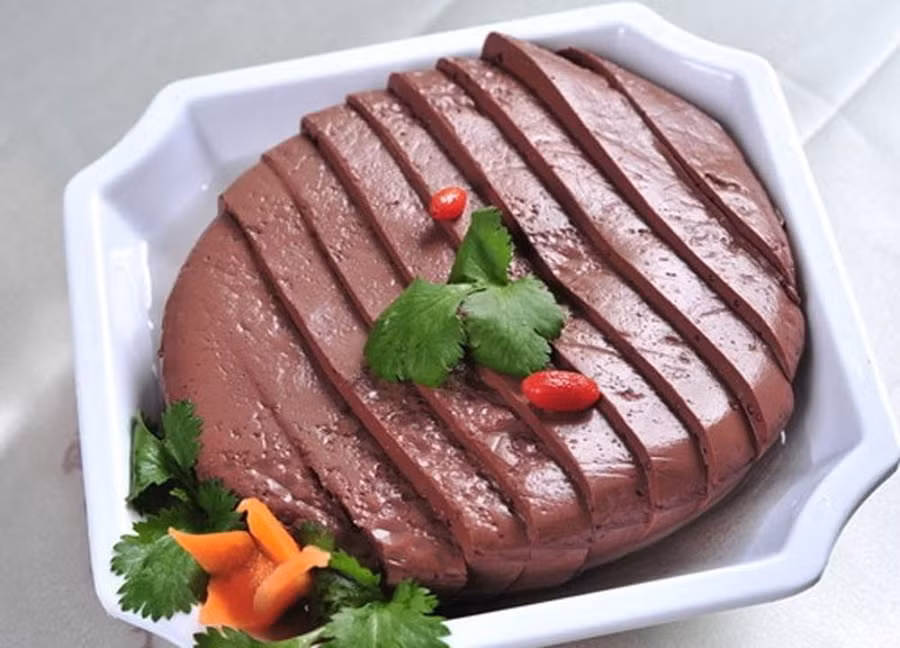 Tiết lợn tốt cho sức khỏe nhưng 3 nhóm người tuyệt đối không nên ăn 