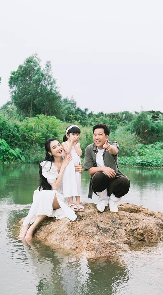 Những khoảnh khắc đáng yêu của gia đình Nhã Phương - Trường Giang