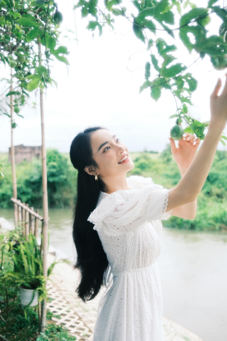 Bà xã Trường Giang tiết lộ sau khi sinh con gái đầu lòng, cô dành nhiều thời gian cho việc tập luyện, theo đuổi chế độ ăn uống điều độ để giữ gìn vóc dáng.