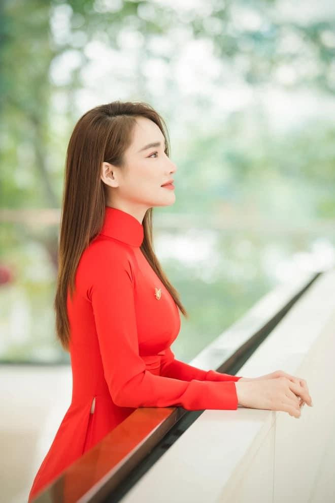 Nhan sắc lẫn vóc dáng của Nhã Phương không hổ danh &quot;ngọc nữ&quot; màn ảnh Việt