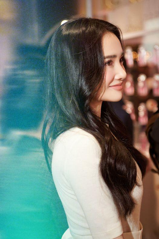 Nhã Phương vẫn giữ được sức hút sau nhiều năm vào showbiz.