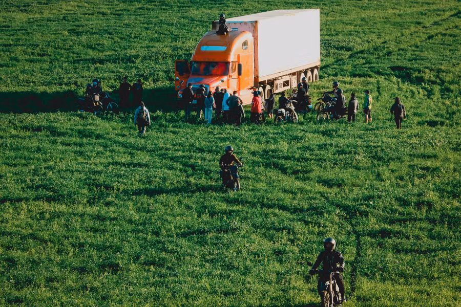 Mỗi cảnh đẹp đều được chọn phù hợp với bối cảnh phim. Mỗi cảnh đẹp đều được chọn phù hợp với bối cảnh phim.