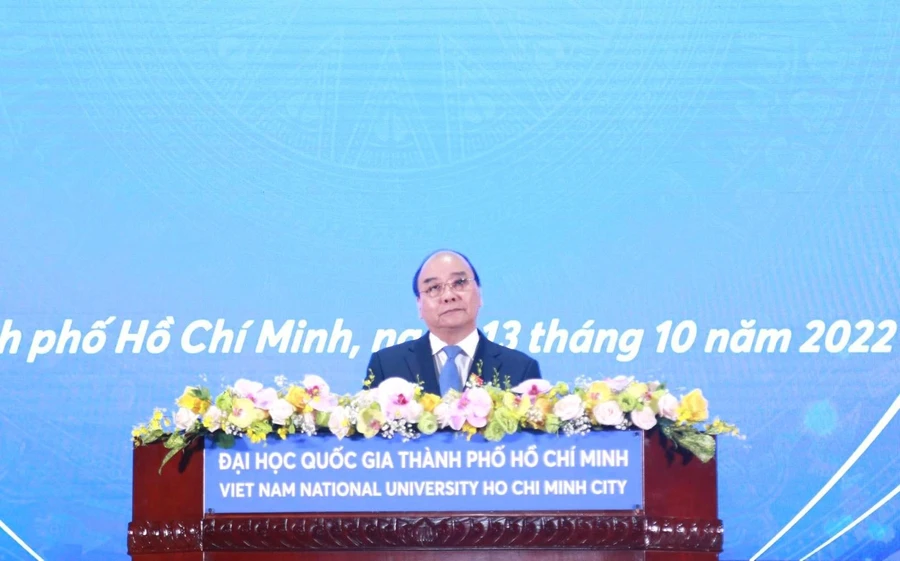 Chủ tịch nước Nguyễn Xuân Phúc phát biểu tại lễ khai khóa năm học 2022-2023 của ĐHQG TP.HCM.