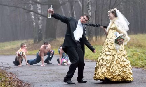 Đàn ông làm gì trước khi lấy vợ?