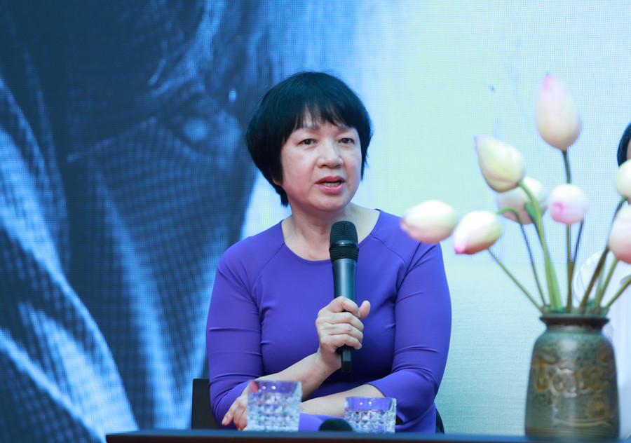 TS Văn học Trịnh Thu Tuyết nguyên là giáo viên Trường THPT Chu Văn An (Tây Hồ, Hà Nội). Ảnh: Đình Tuệ. TS Văn học Trịnh Thu Tuyết nguyên là giáo viên Trường THPT Chu Văn An (Tây Hồ, Hà Nội). Ảnh: Đình Tuệ.