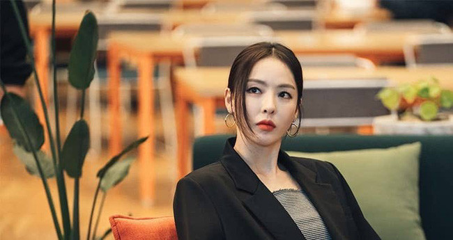 Mẹ chồng tương lai lạnh nhạt bảo: "Con tôi trai tân mà lấy cô thì khó coi lắm", nàng dâu nhẹ nhàng mời bà lên xe ô tô dẫn đi một vòng đã nhận được cái gật đầu vui vẻ - Ảnh 1. Mẹ chồng tương lai lạnh nhạt bảo: "Con tôi trai tân mà lấy cô thì khó coi lắm", nàng dâu nhẹ nhàng mời bà lên xe ô tô dẫn đi một vòng đã nhận được cái gật đầu vui vẻ - Ảnh 1.