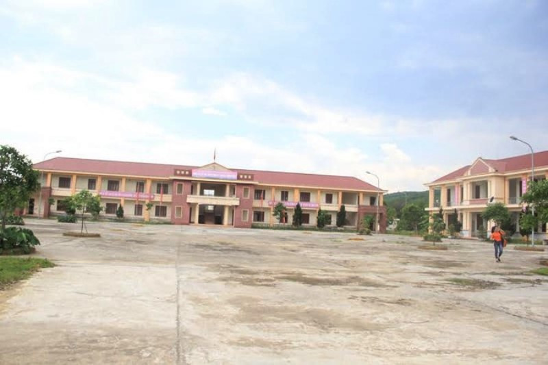 Trung tâm dạy nghề Hương Khê với kinh phí xây dựng hơn 39 tỷ đồng cũng chỉ để cho bò ở