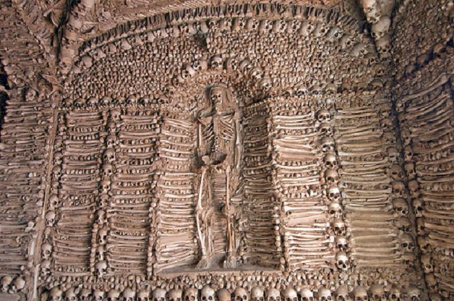 Những nghĩa địa kỳ lạ trên thế giới khiến bạn rùng mình hình ảnh 8 nhung nghia dia ky la tren the gioi khien ban rung minh hinh anh 8