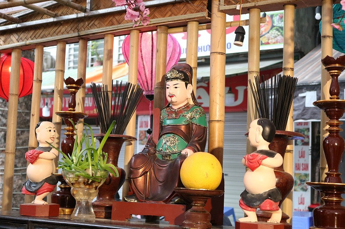 Nhiều du khách cực kỳ thích thú với cách giới thiệu văn hóa truyền thống Việt Nam được trưng bày tại đây. Nhiều du khách cực kỳ thích thú với cách giới thiệu văn hóa truyền thống Việt Nam được trưng bày tại đây.
