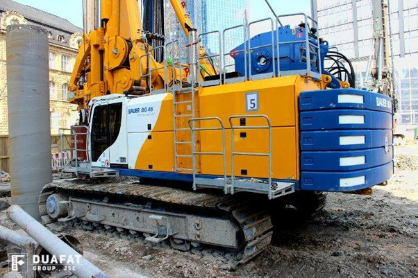 Máy khoan Bauer BG46 thuộc sở hữu của Đua Fat – Cỗ máy khoan cọc nhồi hiện đại bậc nhất Châu Á Máy khoan Bauer BG46 thuộc sở hữu của Đua Fat – Cỗ máy khoan cọc nhồi hiện đại bậc nhất Châu Á