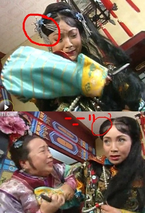 Có lẽ do cơn thịnh nộ bộc phát quá dữ dội nên chỉ trong giây phút, toàn bộ đồ trang sức và kiểu tóc thời thượng của hoàng hậu đã rơi rụng mất. Có lẽ do cơn thịnh nộ bộc phát quá dữ dội nên chỉ trong giây phút, toàn bộ đồ trang sức và kiểu tóc thời thượng của hoàng hậu đã rơi rụng mất.