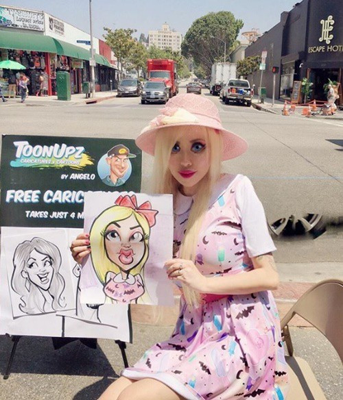 “Búp bê sống” gốc Hoa phẫu thuật để hoá “búp bê Tây” ảnh 8 “Búp bê sống” gốc Hoa phẫu thuật để hoá “búp bê Tây” ảnh 8