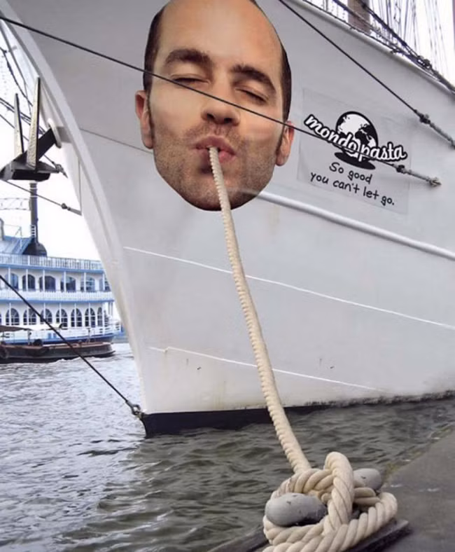 Có những khoảnh khắc dễ khiến người ta "chết sặc" hình ảnh 15 co nhung khoanh khac de khien nguoi ta "chet sac" hinh anh 15