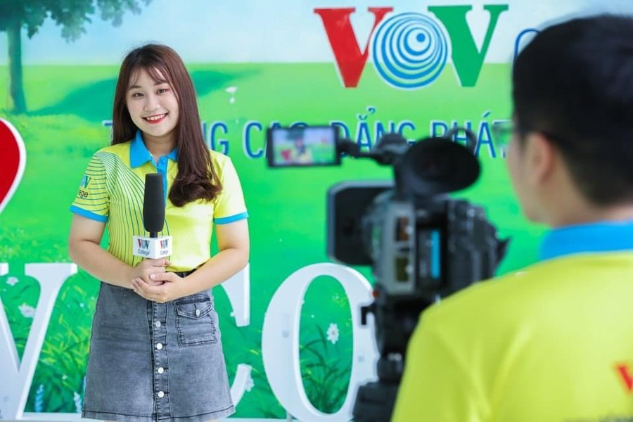 Khoa Báo chí và Truyền thông hiện đang tổ chức đào tạo trình độ cao đẳng hệ chính quy với hơn 500 sinh viên/năm