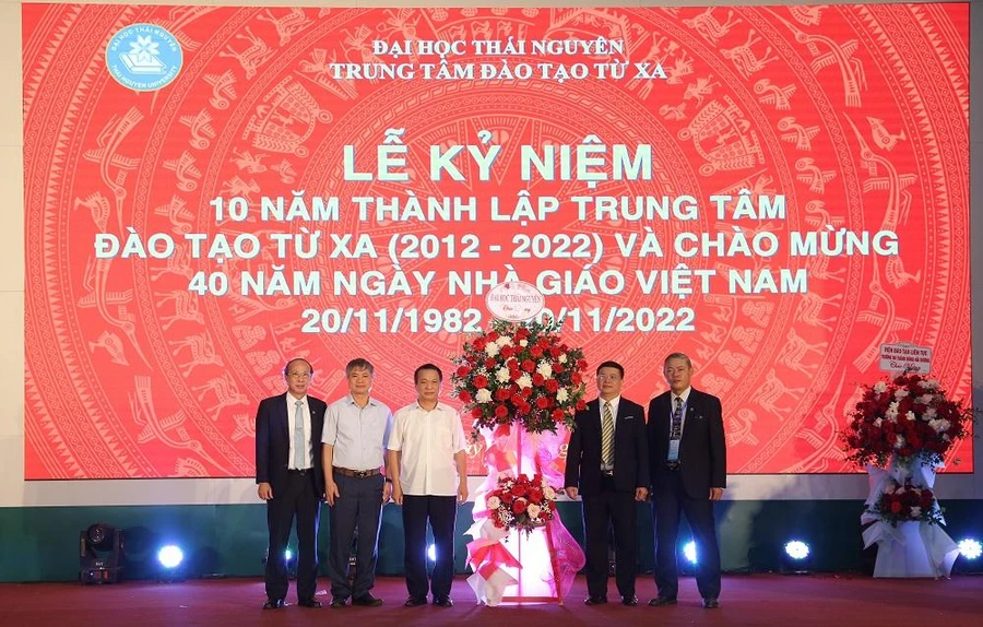 Trung tâm đào tạo từ xa Đại học Thái Nguyên - 10 năm hành trình vững bước.