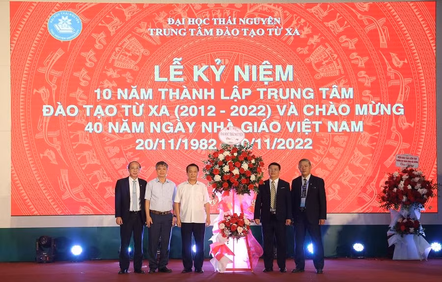 Trung tâm đào tạo từ xa Đại học Thái Nguyên - 10 năm hành trình vững bước.
