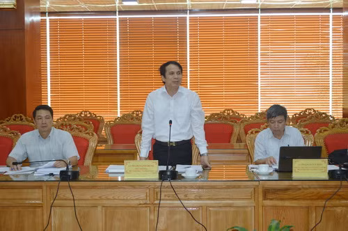 Thứ trưởng Bộ GD&ĐT Phạm Mạnh Hùng kết luận tại buổi làm việc với UBND tỉnh Lạng Sơn