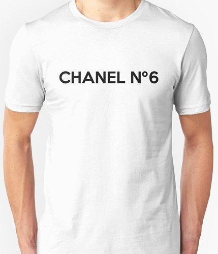 Những chiếc áo phông người dân bình thường không bao giờ dám mặc ảnh 10 Chiếc áo hàng hiệu Paris (Channel) này có giá khoảng 1.000 USD.