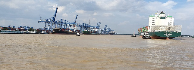Một góc cảng Cát Lái, TPHCM Một góc cảng Cát Lái, TPHCM