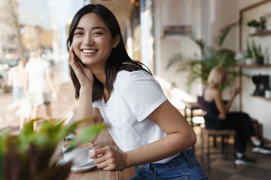 Tình yêu lãng mạn không phải là tất cả, cũng không phải thứ cuối cùng bạn muốn. (Ảnh: ITN). Tình yêu lãng mạn không phải là tất cả, cũng không phải thứ cuối cùng bạn muốn. (Ảnh: ITN).