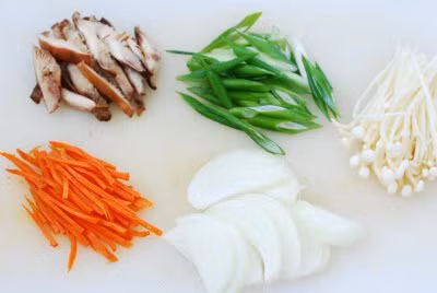 Miến xào hải sản bổ dưỡng, hấp dẫn, ngon cơm ​ ảnh 3