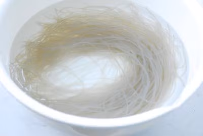 Miến xào hải sản bổ dưỡng, hấp dẫn, ngon cơm ​ ảnh 1