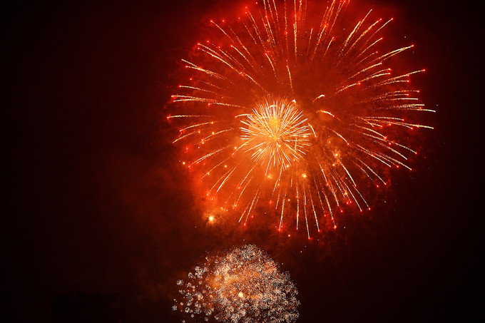 Pháo hoa rực sáng trên bầu trời Hà Nội ảnh 7 Pháo hoa rực sáng trên bầu trời Hà Nội
