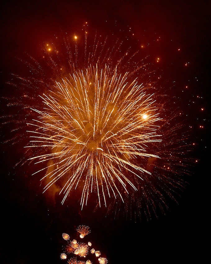 Pháo hoa rực sáng trên bầu trời Hà Nội ảnh 6 Pháo hoa rực sáng trên bầu trời Hà Nội