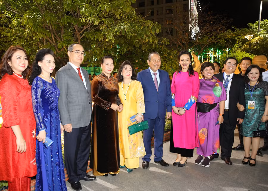 Khai mạc đường hoa Nguyễn Huệ 2019: “Thành phố Hồ Chí Minh - Khát vọng vươn xa”