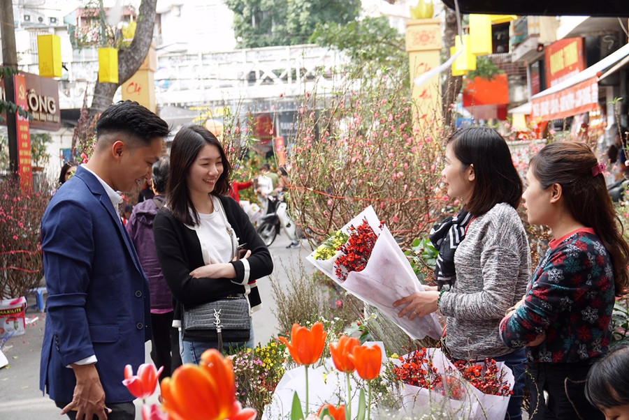 Hương vị Tết xưa ở chợ hoa nổi tiếng Hà Thành ảnh 7 Hương vị Tết xưa ở chợ hoa nổi tiếng Hà Thành ảnh 7