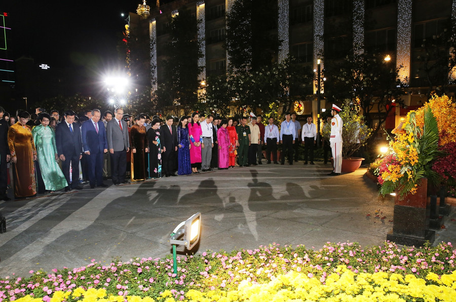 Khai mạc đường hoa Nguyễn Huệ 2019: “Thành phố Hồ Chí Minh - Khát vọng vươn xa” ảnh 2 Khai mạc đường hoa Nguyễn Huệ 2019: “Thành phố Hồ Chí Minh - Khát vọng vươn xa” ảnh 2