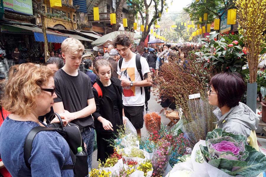 Hương vị Tết xưa ở chợ hoa nổi tiếng Hà Thành ảnh 13 Hương vị Tết xưa ở chợ hoa nổi tiếng Hà Thành ảnh 13