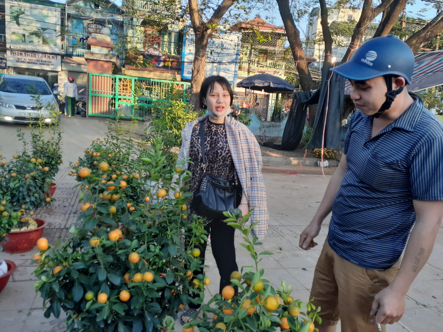 Chủ quất chua sót chở hàng về chứ không "phá giá"