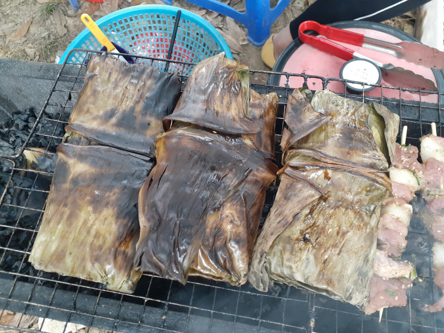 Thịt nướng lá chuối, món ăn không thể thiếu trong mâm cơm của đồng bào Thái Tây Bắc