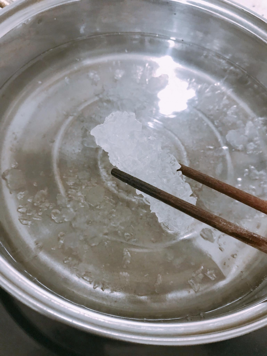 Cách làm vải ngâm đường ngọt thanh pha cùng trà giải khát mùa hè ảnh 4