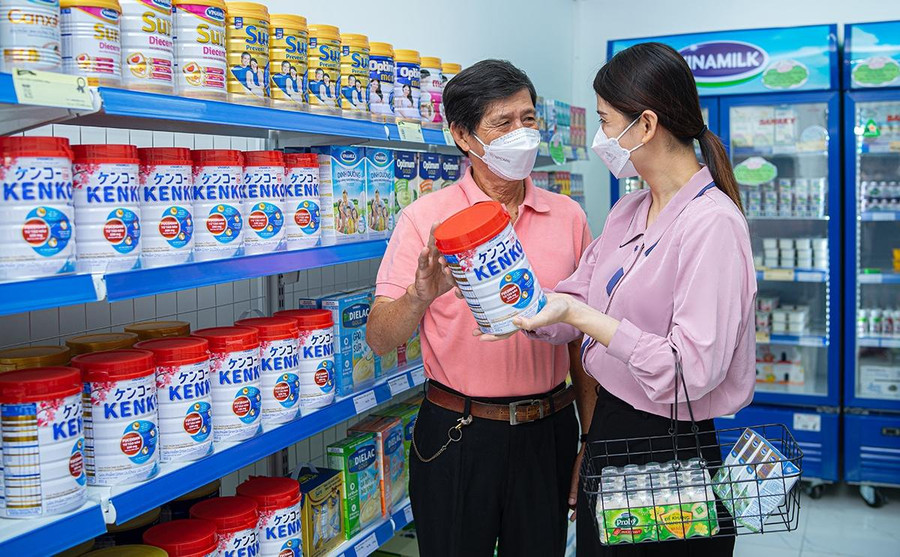 Vinamilk cũng là thương hiệu sữa được người tiêu dùng Việt Nam chọn mua nhiều nhất trong 10 năm liền theo Báo cáo dấu chân thương hiệu của Kantar Worldpanel Vinamilk cũng là thương hiệu sữa được người tiêu dùng Việt Nam chọn mua nhiều nhất trong 10 năm liền theo Báo cáo dấu chân thương hiệu của Kantar Worldpanel