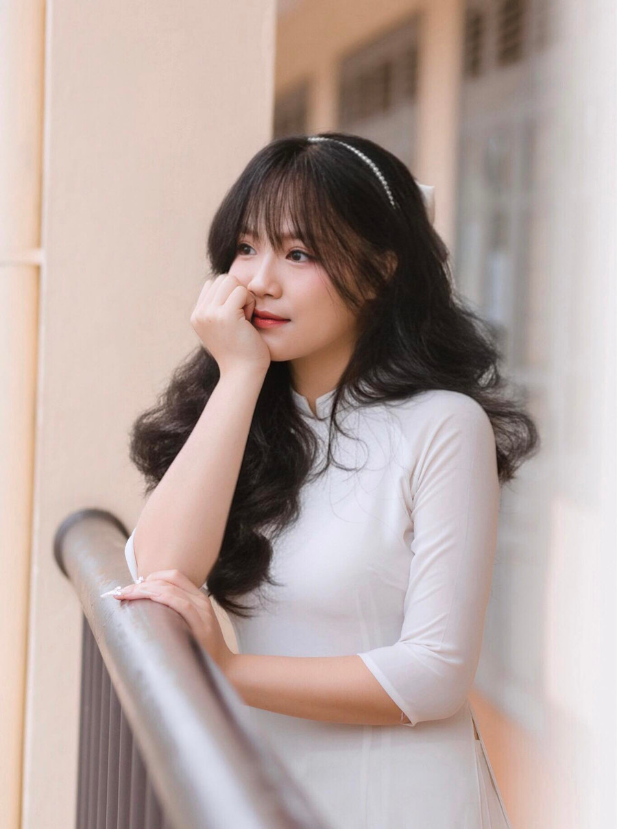 Nữ sinh Vũ Ngô Hoàng Yến không chỉ có thành tích học tập nổi bật, em còn hoạt động phong trào rất tích cực. Nữ sinh Vũ Ngô Hoàng Yến không chỉ có thành tích học tập nổi bật, em còn hoạt động phong trào rất tích cực.
